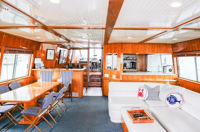 Yacht dining experience